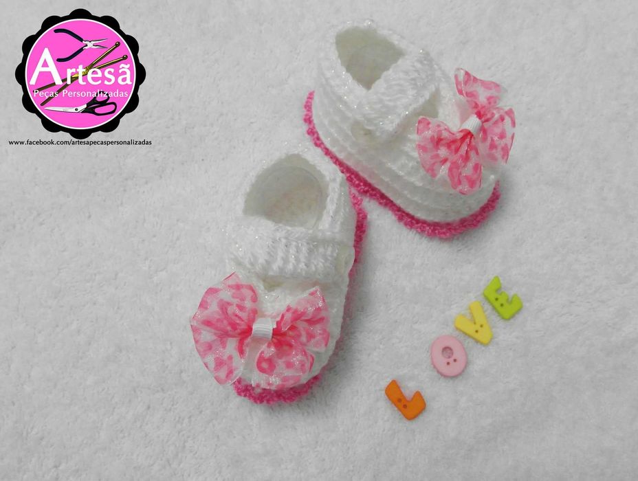 Sapatinho para bebés de crochet
