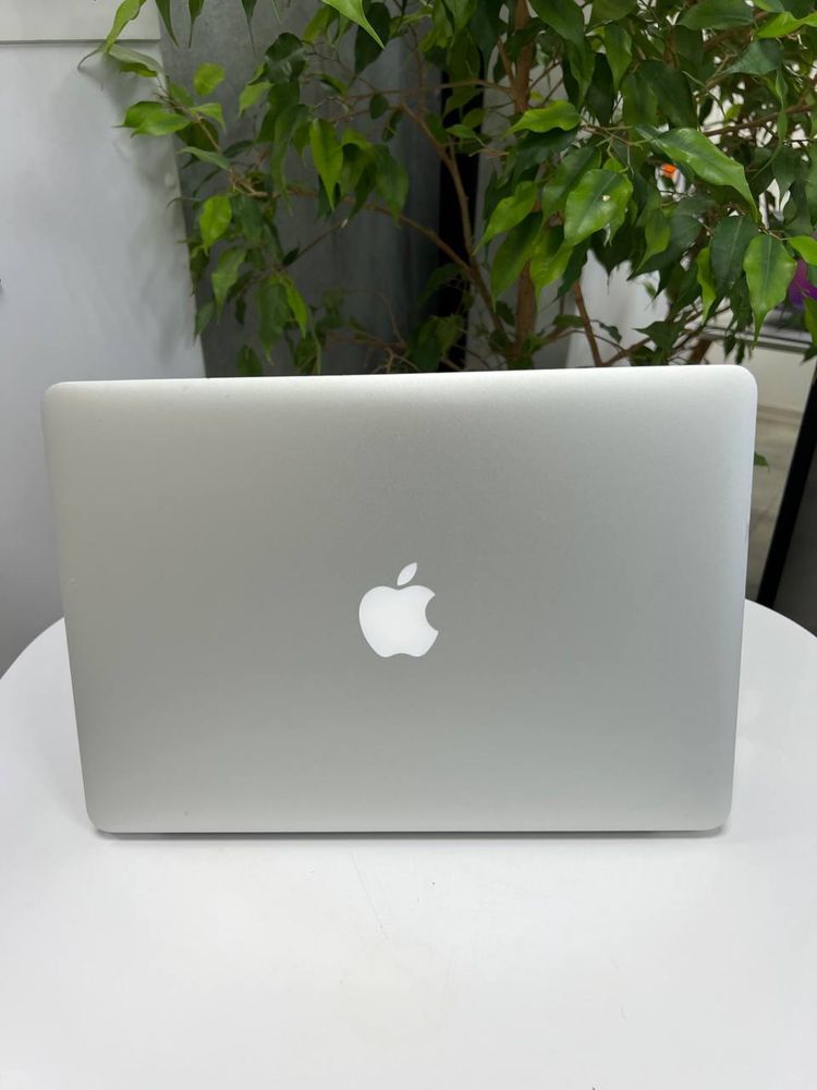 Macbook Air 13 2015 8/256