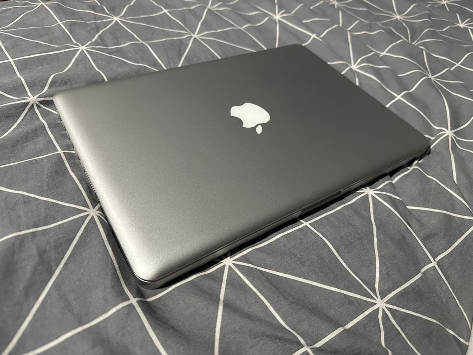 MacBook Pro (13,3”)