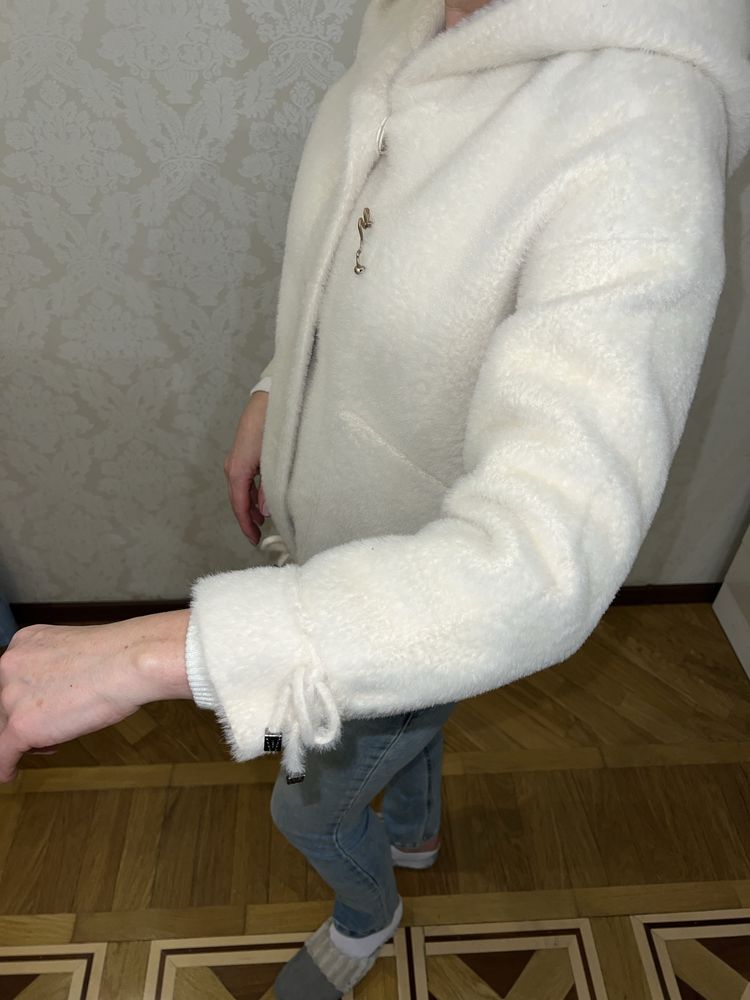 Продам куртку демисезонную женскую, размер S