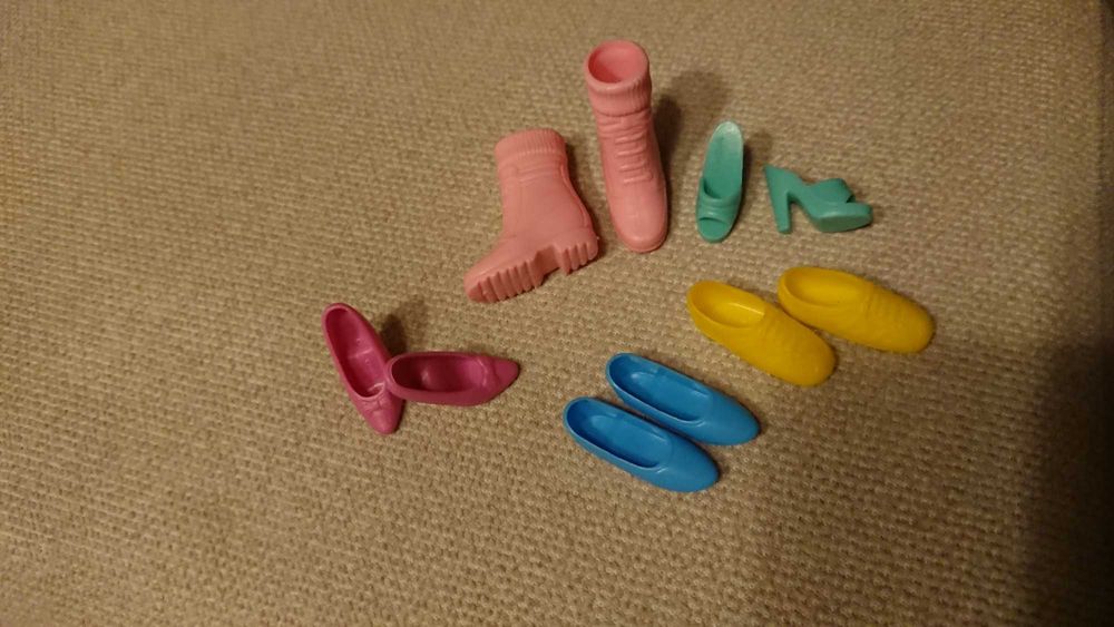 5 par butów dla lalki Barbie Mattel z lat 80/90 botki czółenka trampki