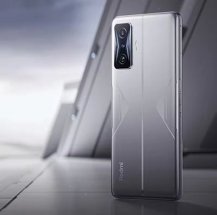 Redmi POCO F4 GT_Geming (12Gb / 256 )