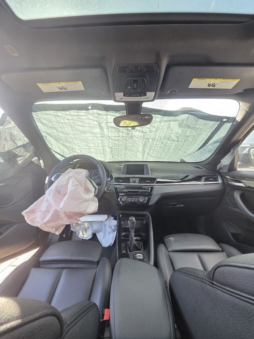 Спорт салон bmw x1 f48 , сидіння бмв х1 ф48 , торпедо , стеля ,салон