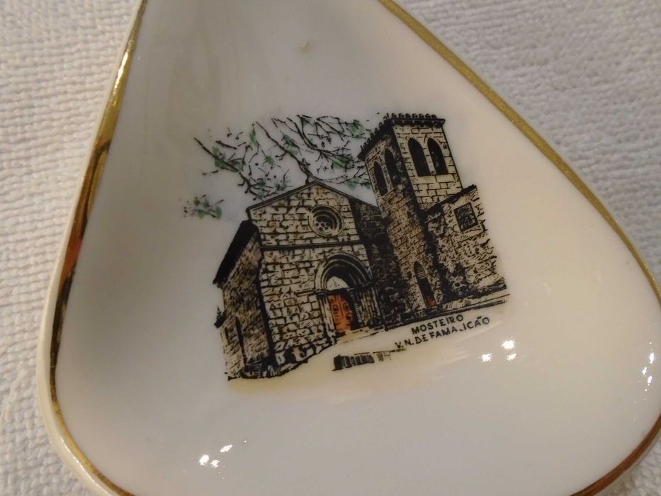 Aneleira porcelana da Candal - alusiva ao Mosteiro de V.N. Famalicão