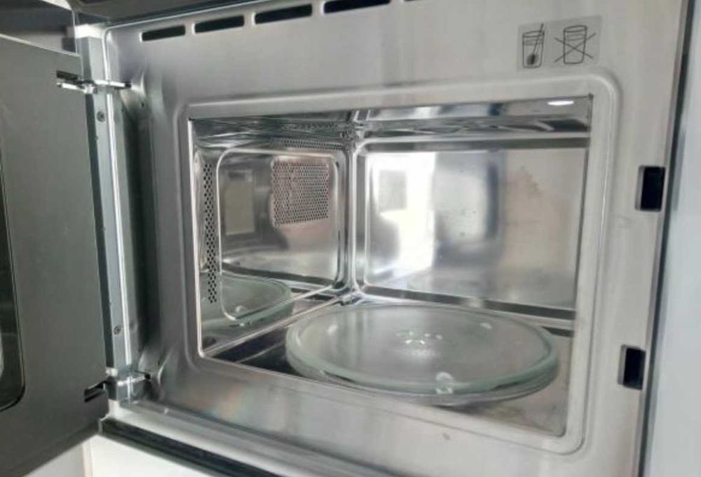 Kuchenka mikrofalowa do zabudowy Bosch BFL524MW0 (mikrofalówka)