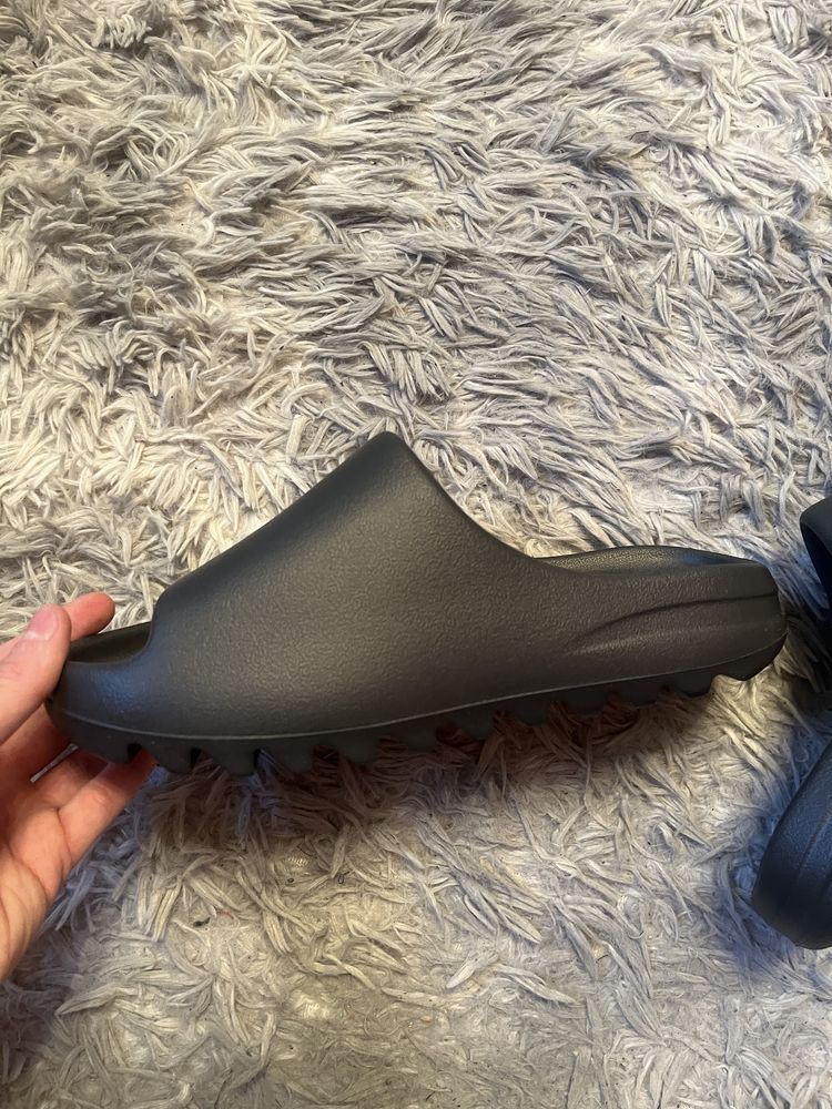 Yeezy slide czarne onyx drip