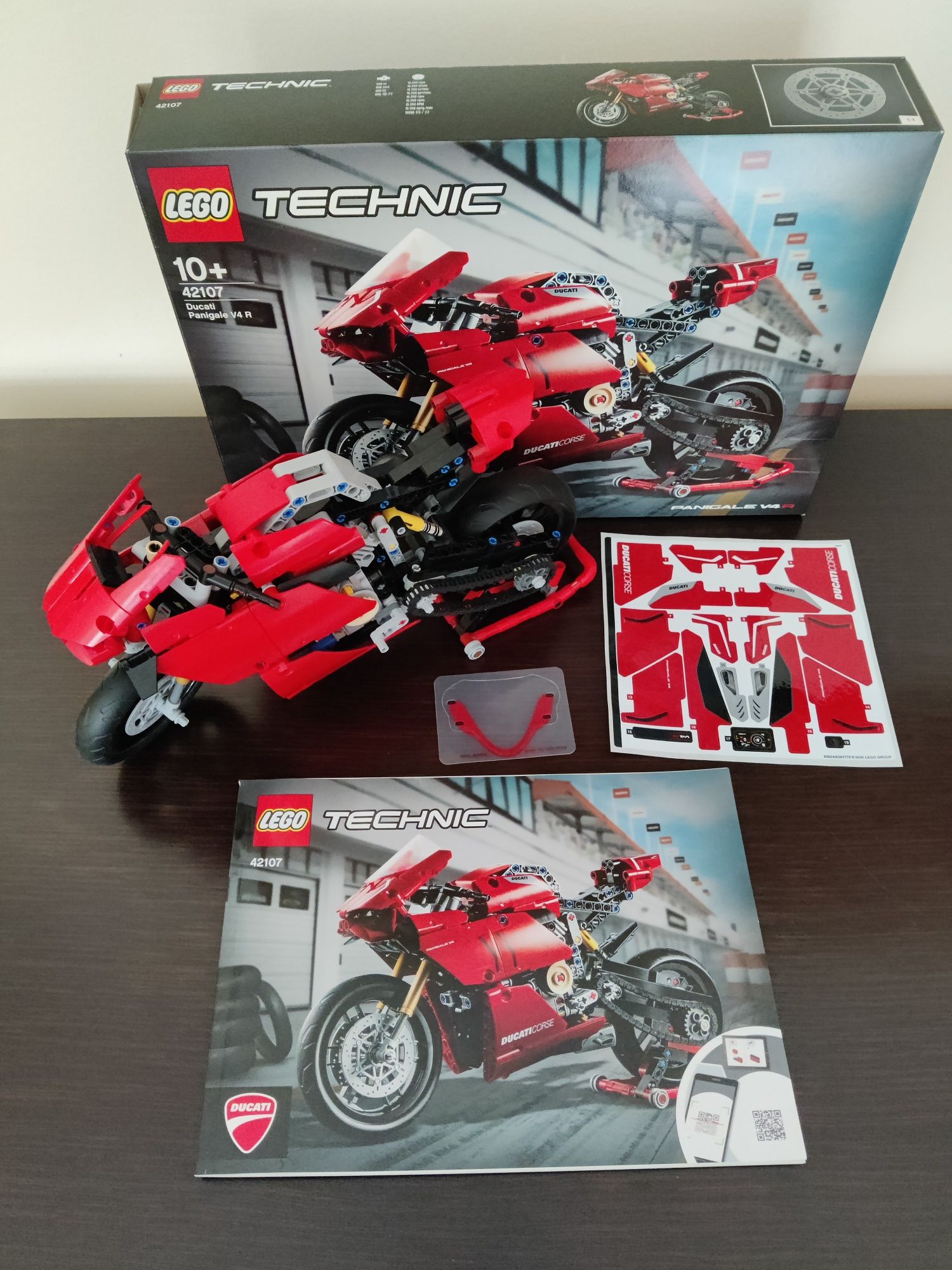 LEGO Technic 42107 Ducati Panigale V4 R