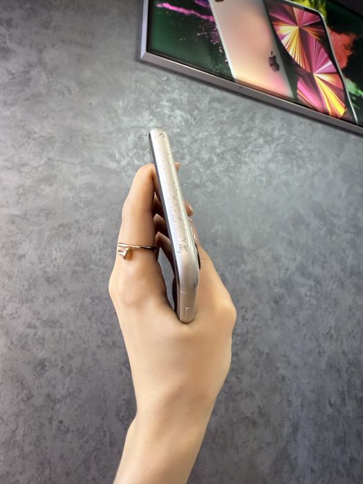 Used IPHONE 11 64 White Neverlock Костюшка,5 igrand
