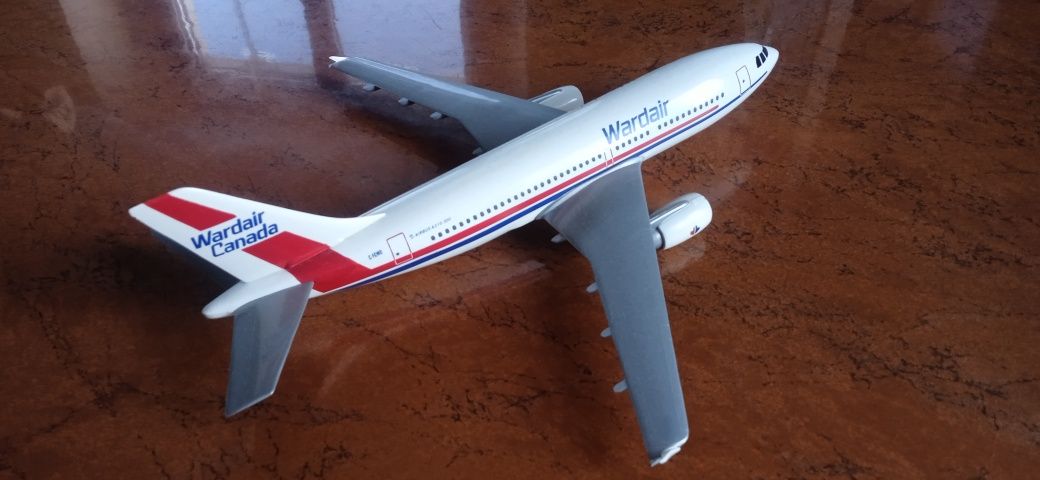 Model samolotu skala 1/200 AIRBUS A-310 Wardair Canada Airlines