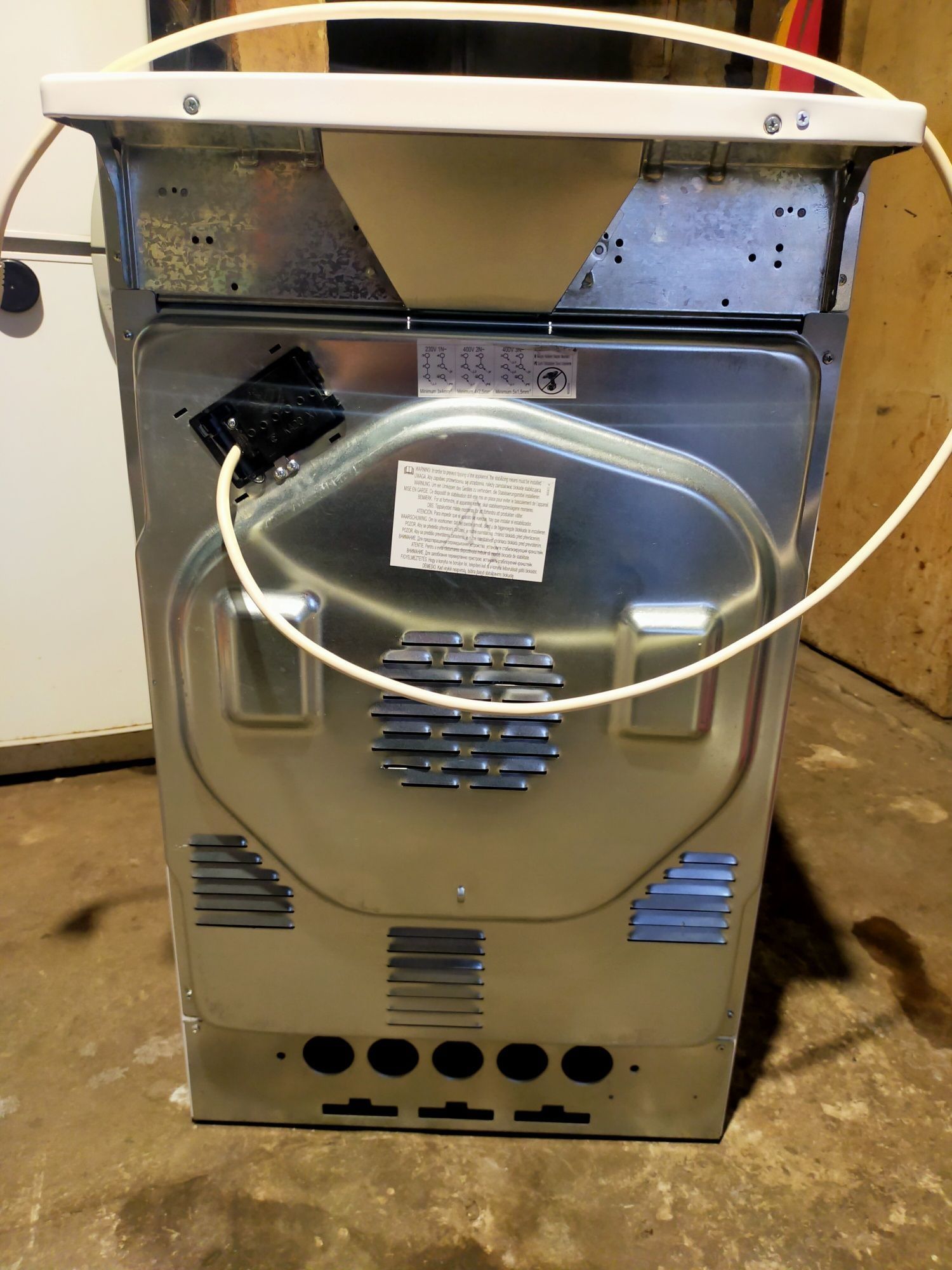 Плита електрична стокова Amica SHC11505/1W склокераміка