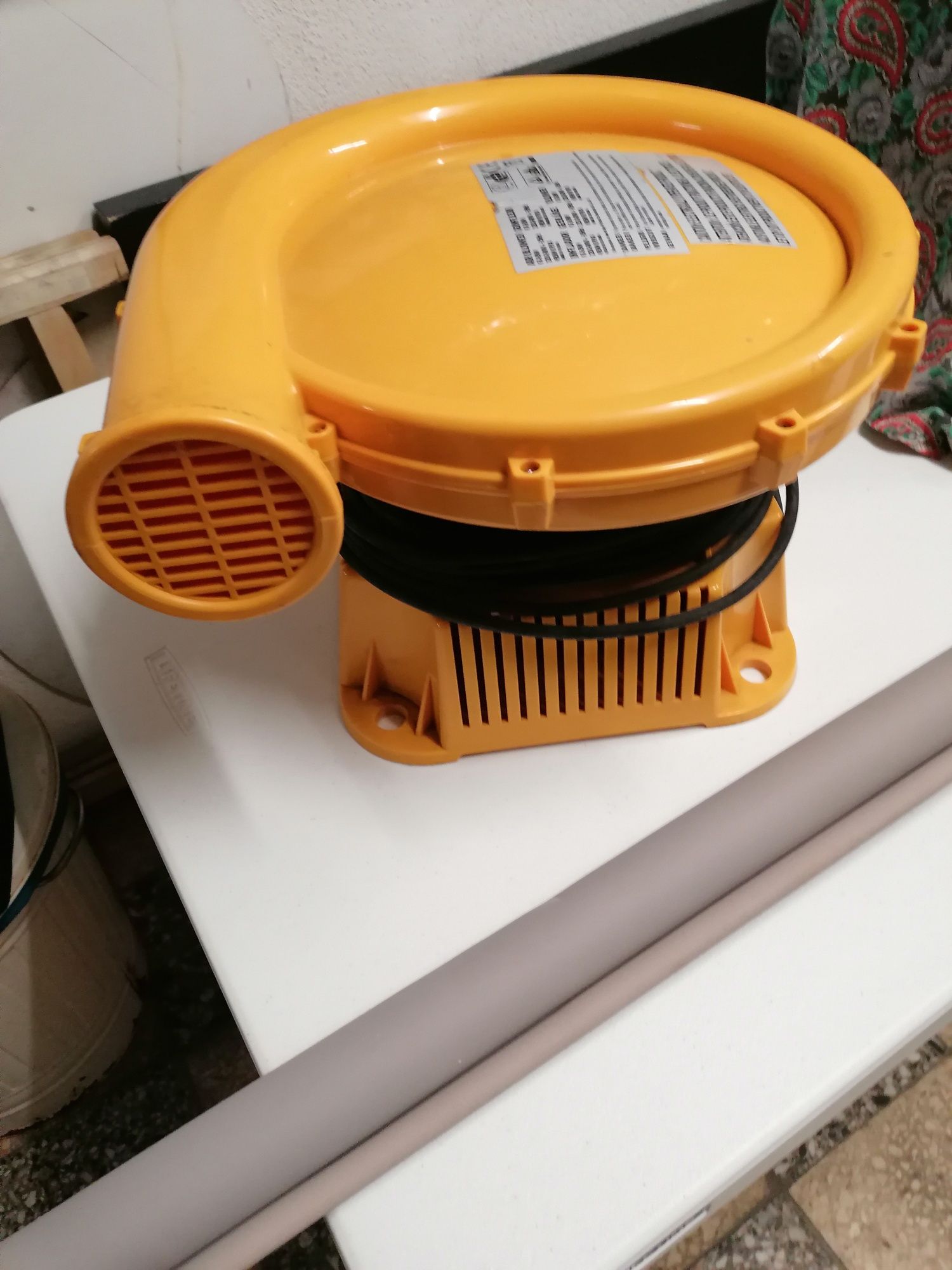 Bomba de ar para insuflável.