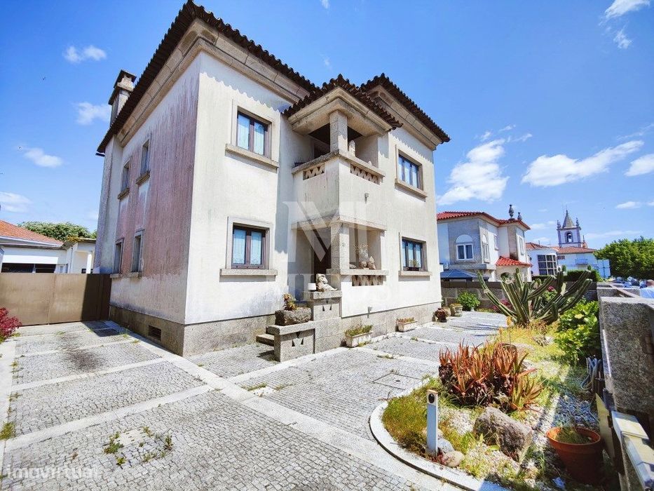 Moradia isolada em zona privilegiada - Santa Maria Maior