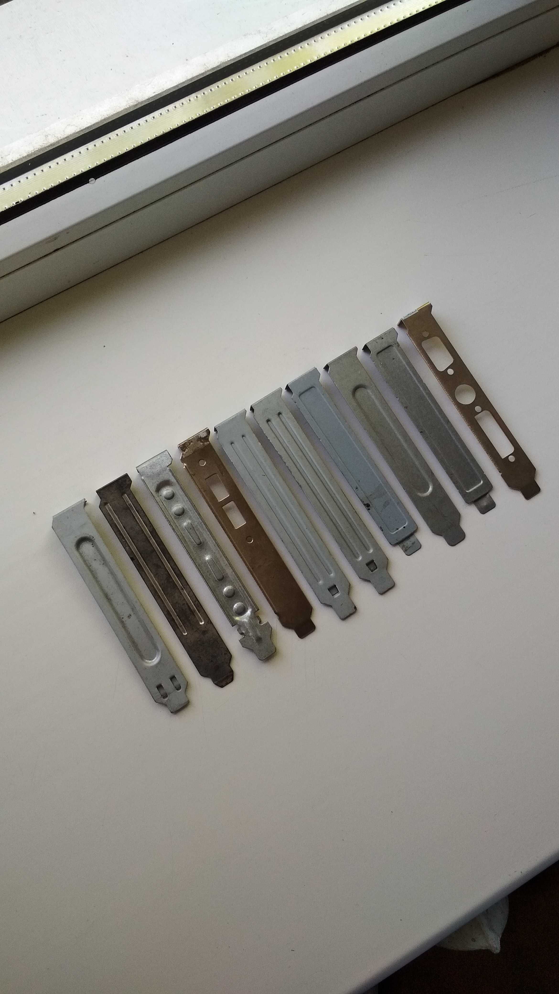 Заглушки плашки для ПК металлические серебристые количество