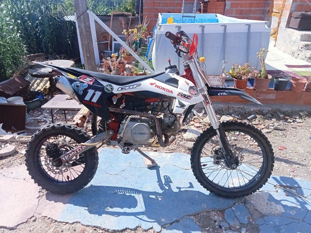 Vendo mota Pit bike 125