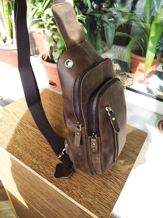 Сумка мужская Слинг. Натуральная Кожа с эффектом Pull-Up. Dark Brown.