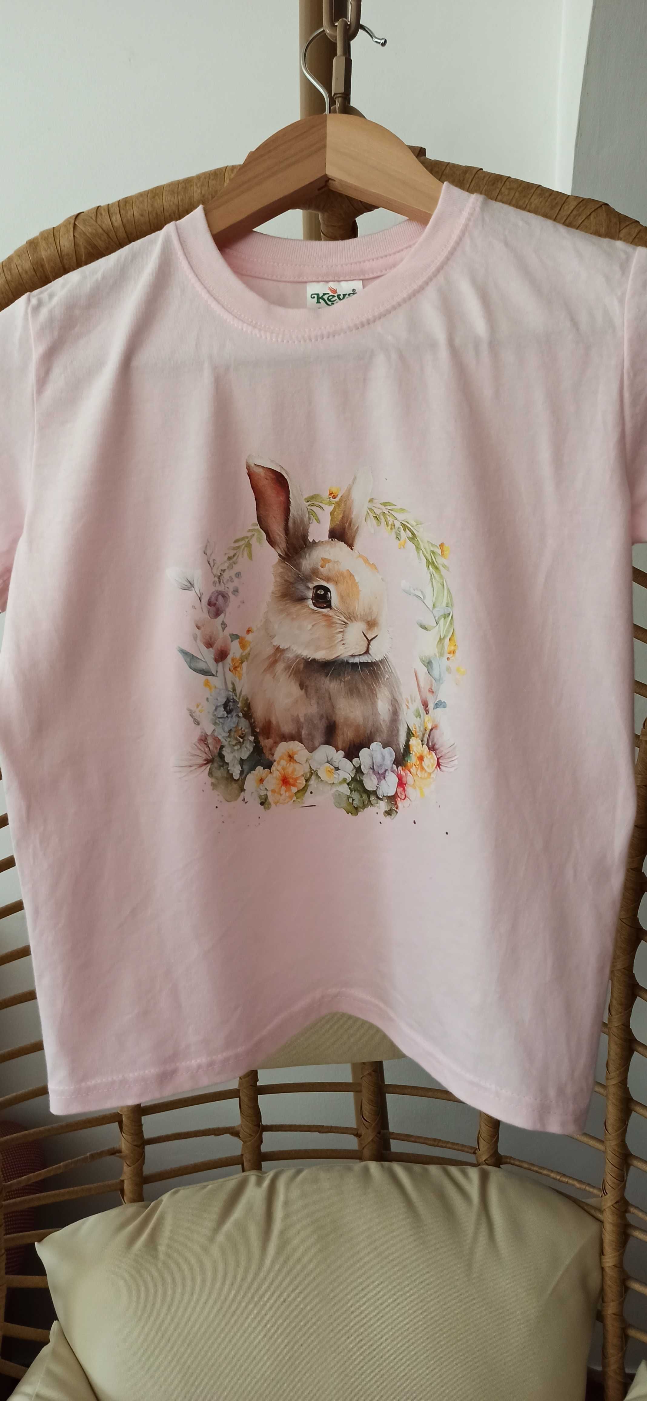 T-shirt para criança estampada à mão com imagem de coelhinho da Páscoa