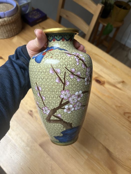 Ręcznie zdobiony wazon cloisonné z motywem kwitnącej wiśni antyk