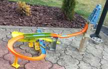 Tor Hot Wheels oblężenie mutanta