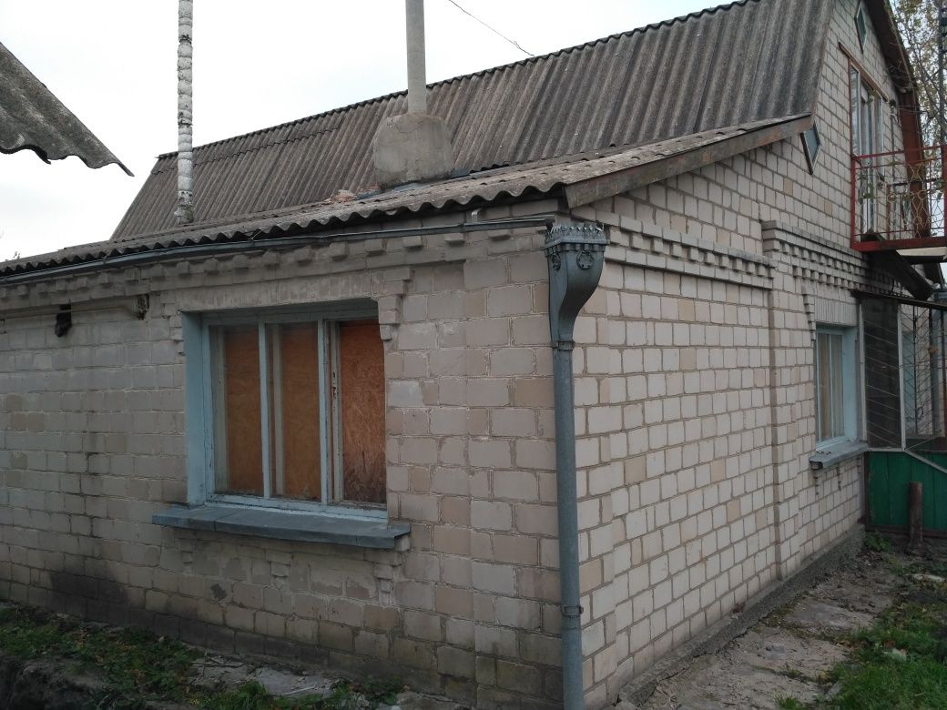 Будинок з земельною ділянкою в с.Веприк, фастівського району.