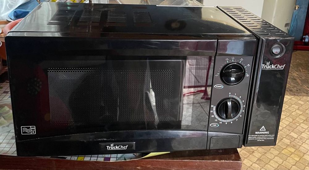 Продам  автомобільну мікрохвильовку