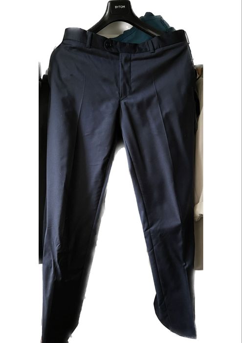 Męski garnitur Bytom, granat, 182/104 marynarka, 182/96 spodnie.