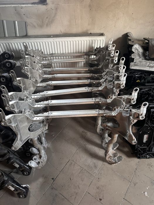 Підрамник Подрамник Audi Q5 8R Балка Ауді Ку5 8Р передній задній