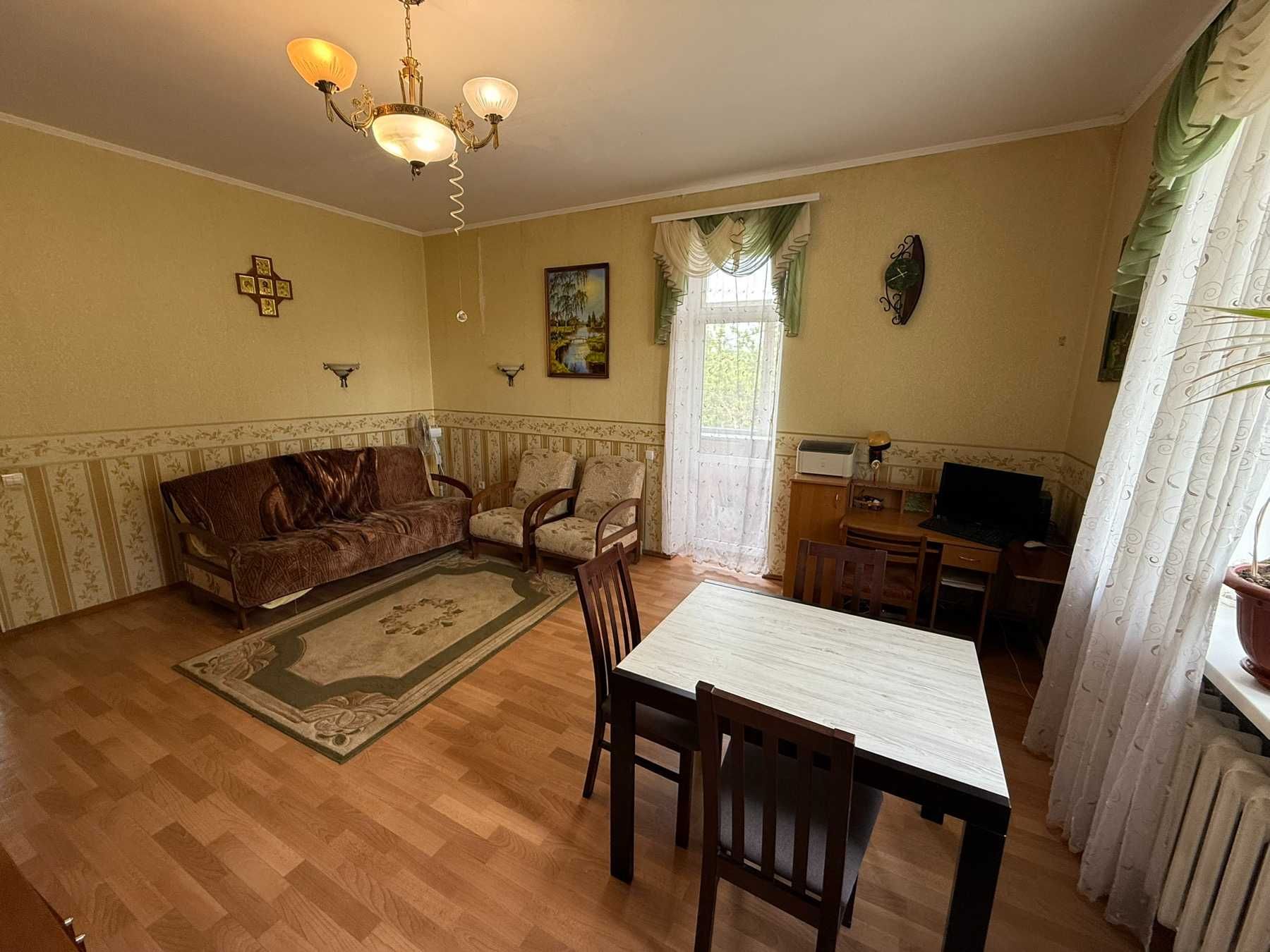 Продаж трикімнатної в новобудові. Центральна частина міста