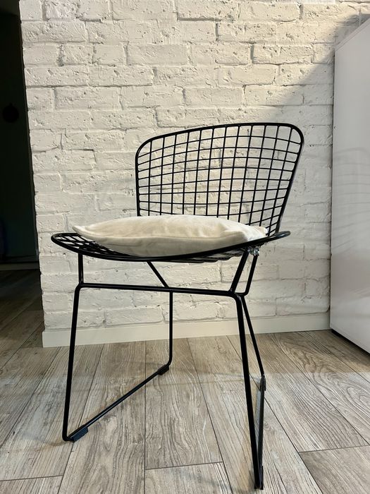 Krzesła metalowe czarne