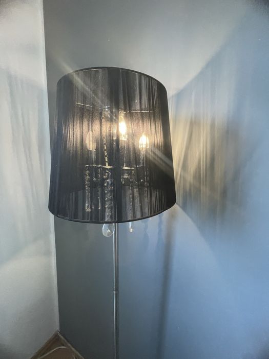 Lampa stojaca z krysztalkami