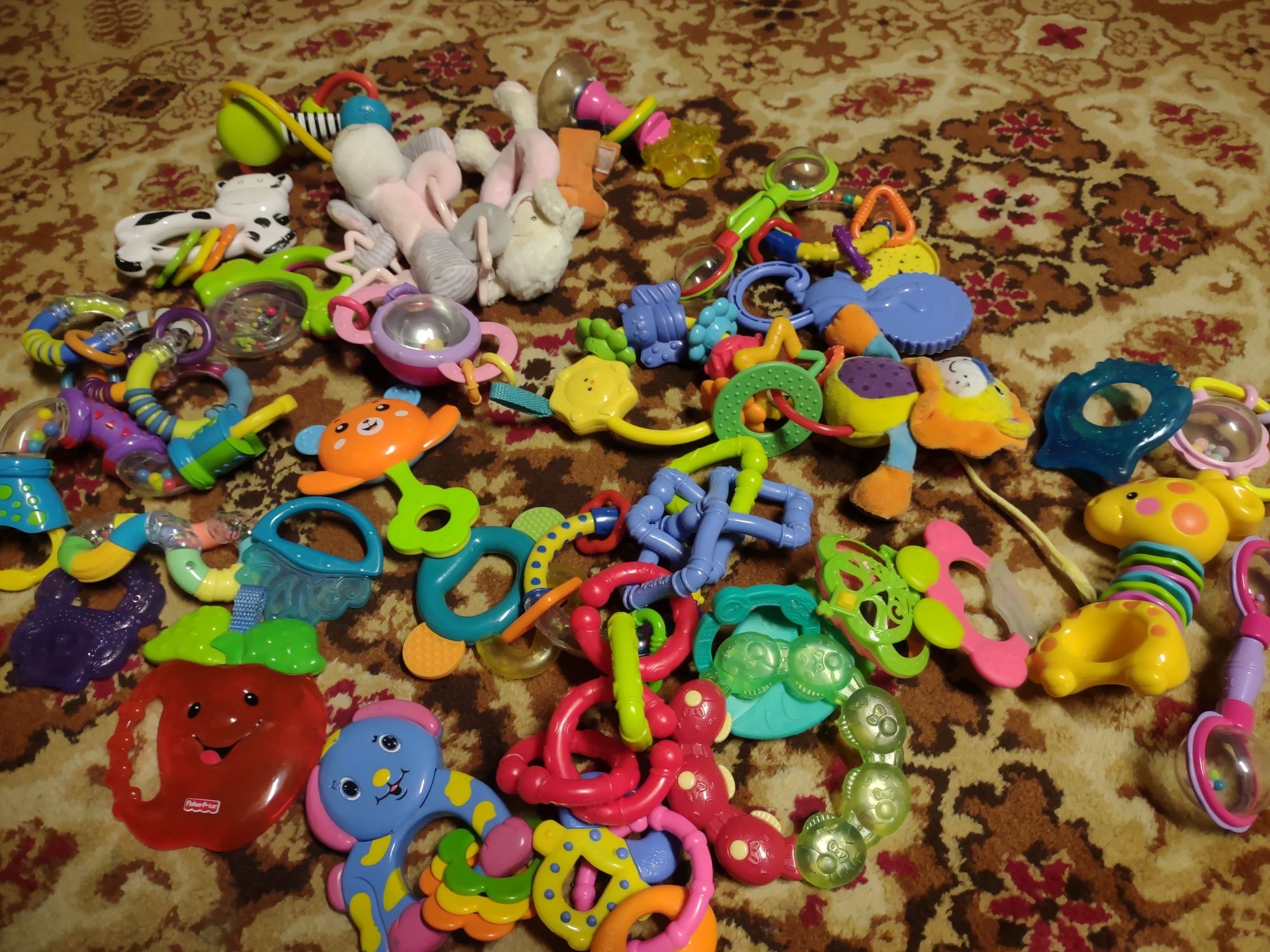 Gryzaki i zabawki dla niemowląt