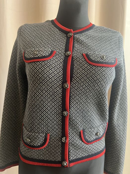 Casaco chanel Lion of Porches