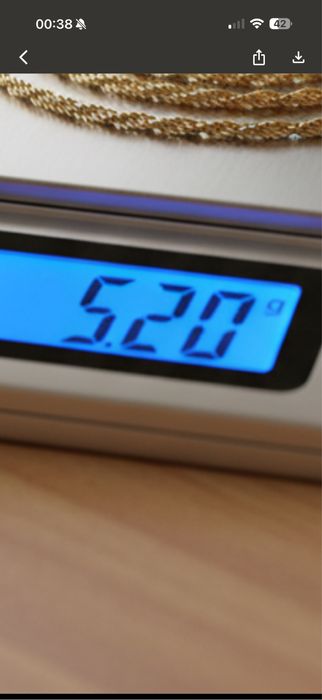 elegancki, złoty łańcuszek