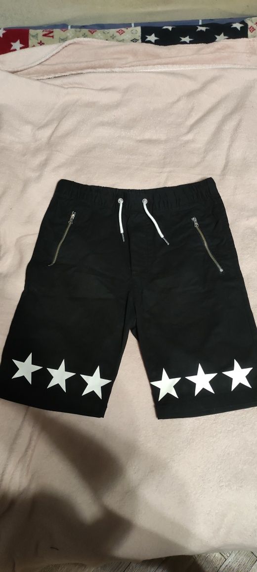Шорти H&M divided