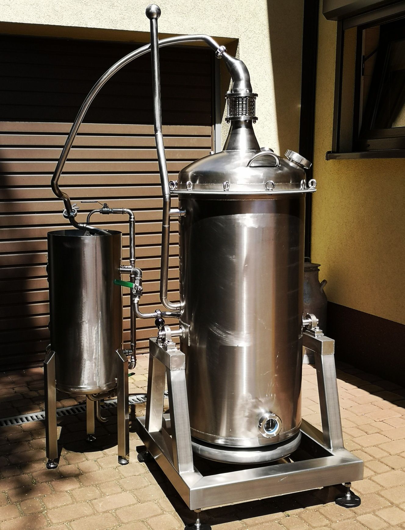 Alembik. Destylator do olejków eterycznych, olejek eteryczny