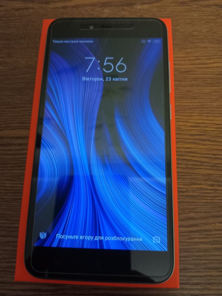 Телефон Xiaomi Redmi Nout 5A.