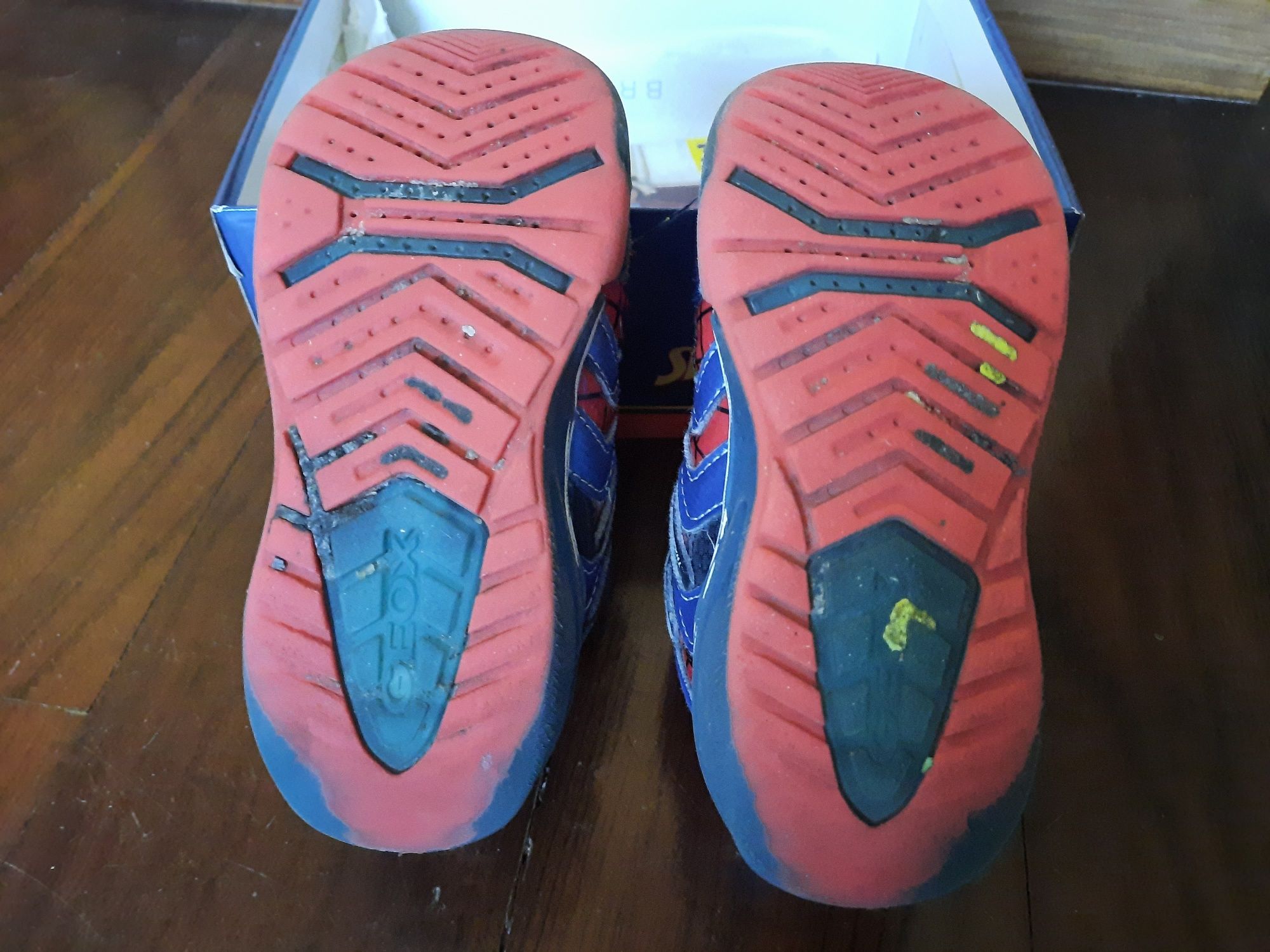 Sapatilhas spiderman geox 26 com luzinhas