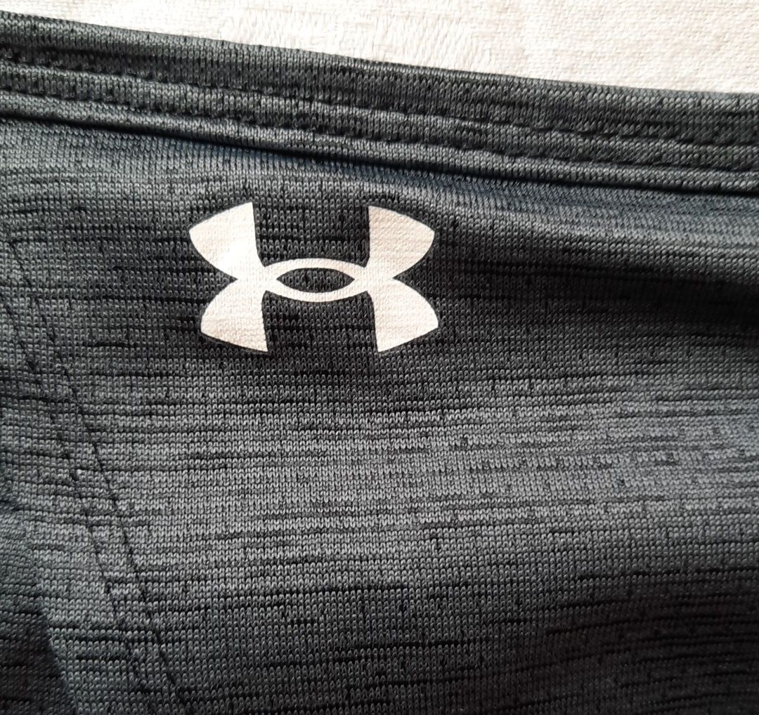 Top koszulka z rozcięciem na plecach * Under Armour