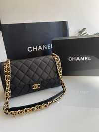 Czarna torebka Chanel