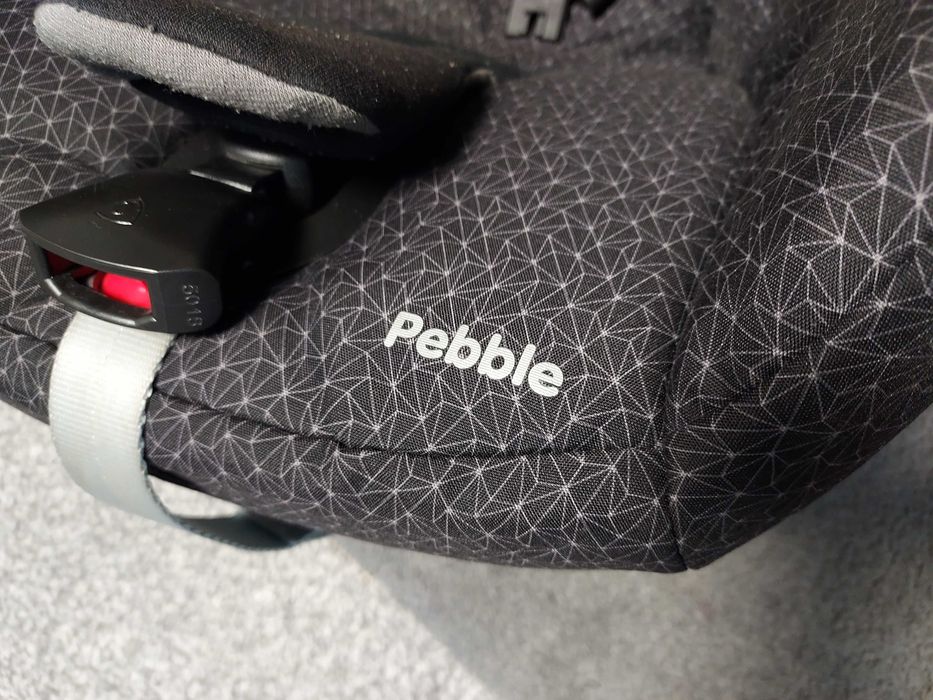 Fotelik samochodowy Maxi Cosi Pebble + baza FamilyFix