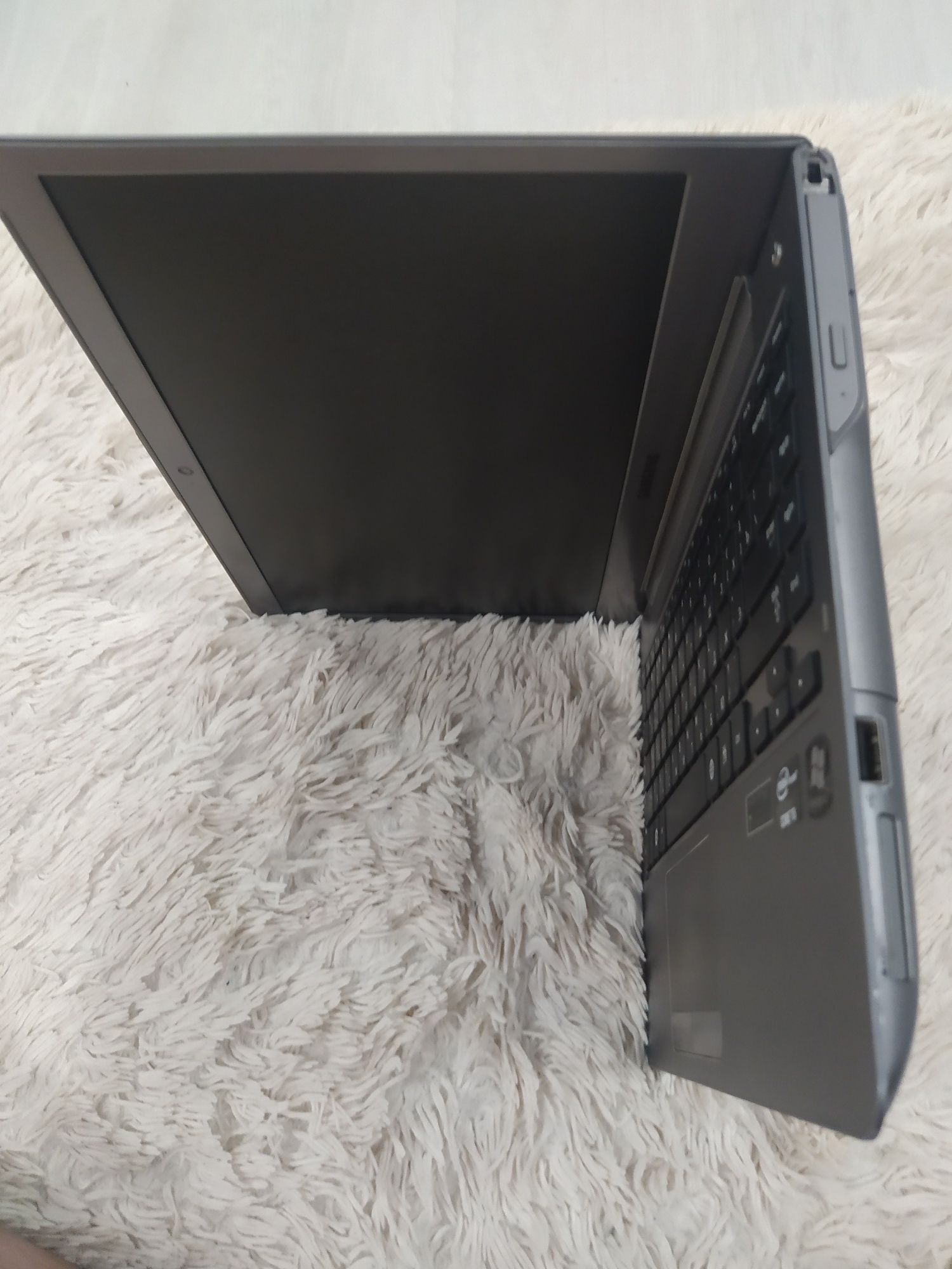 Ноутбук Samsung NP530U4C-01 i5-3317u 8gb 500gb+24ssd Nvidia GT620M-1gb