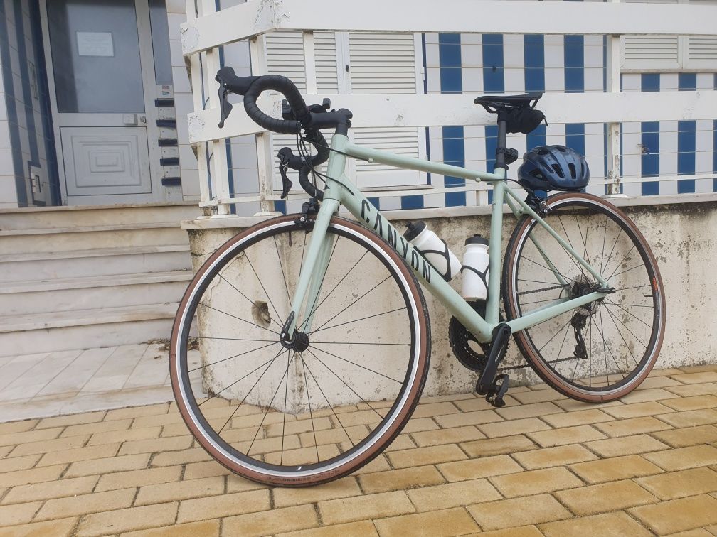 Bicicleta de estrada Canyon