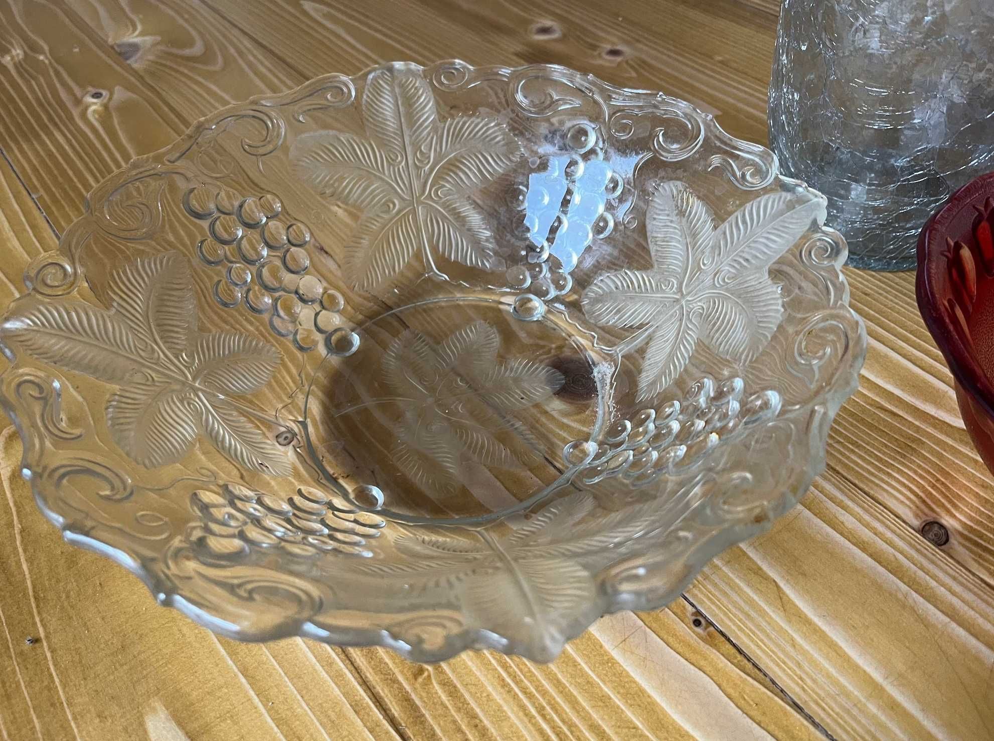 Szklany wazon i misy szkło kuchenne ozdobne kryształy
