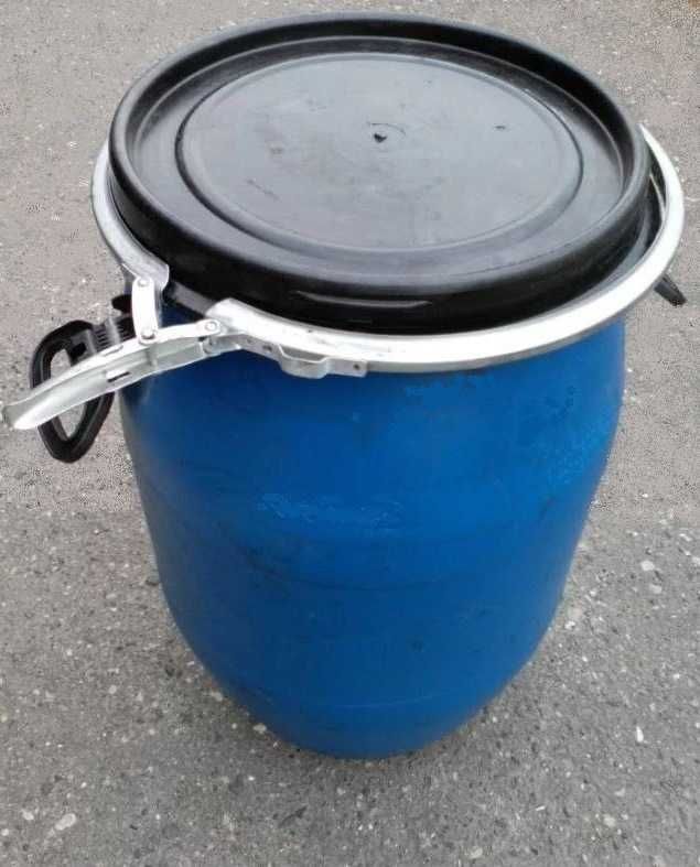 Бочки з пластику