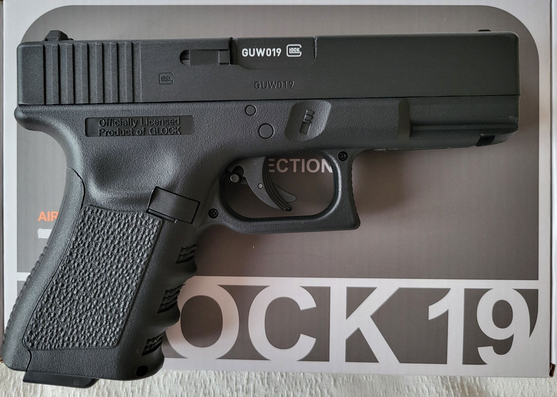 Pistola Glock 19 réplica Umarex CO2 com mala