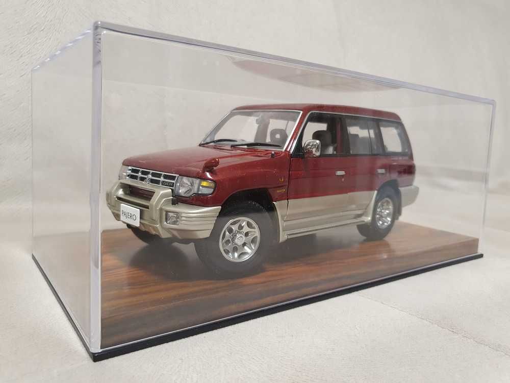 1 18 AUTOart Mitsubishi Pajero 2 long V6 3500 GDI (rouge red) 1998