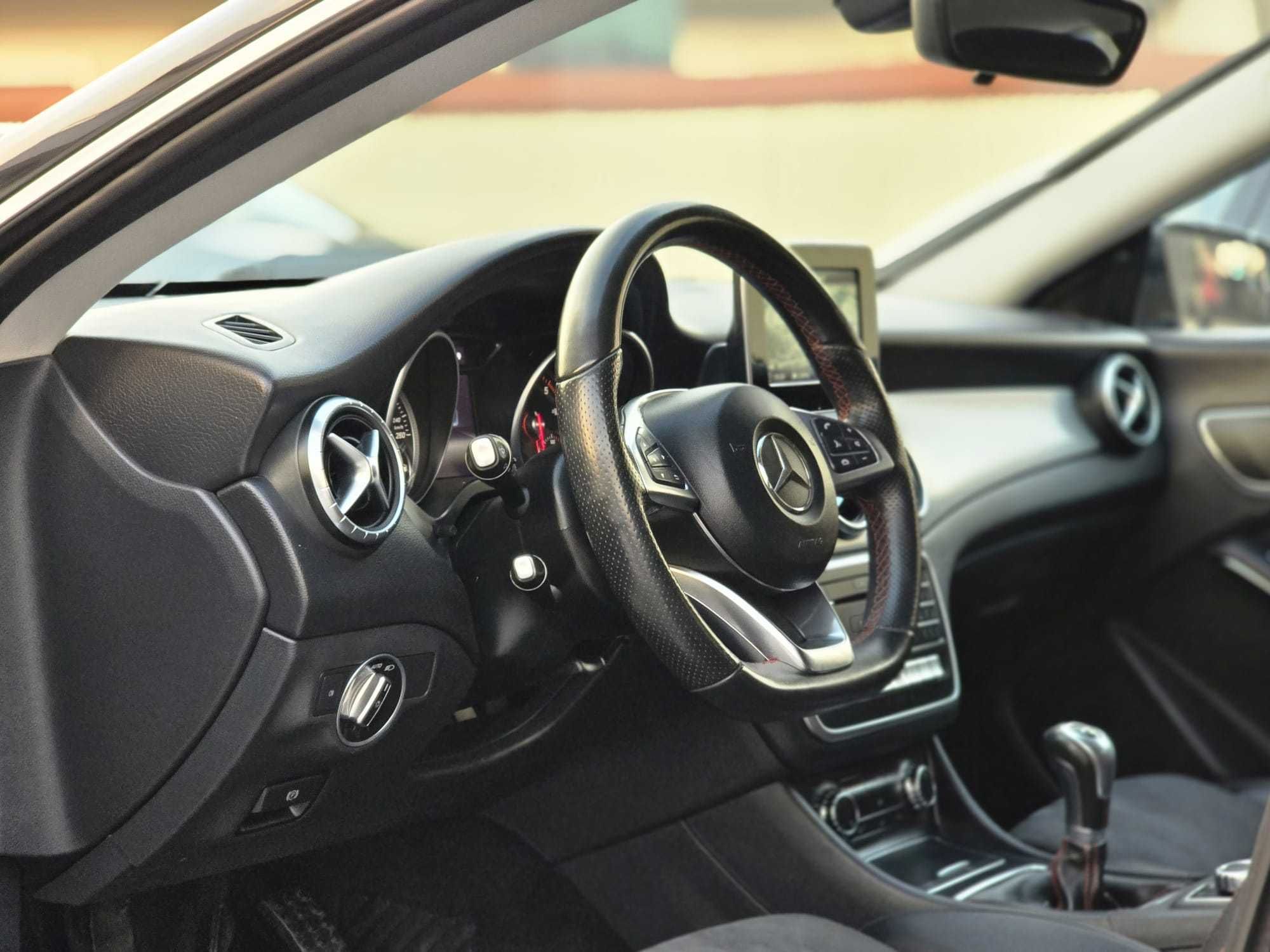 MERCEDES-BENZ CLA 200CDI SHOTHING BRAKE AMG 136CV
