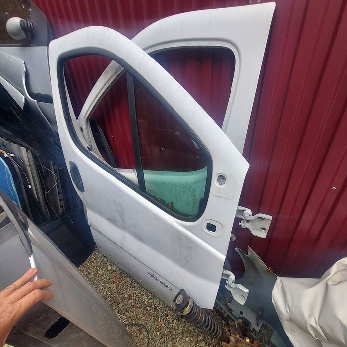 Drzwi prawe lewe trafic vivaro opel renault
