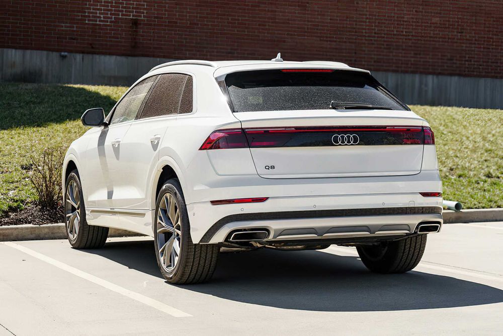 Audi Q8 PREMIUM      2025