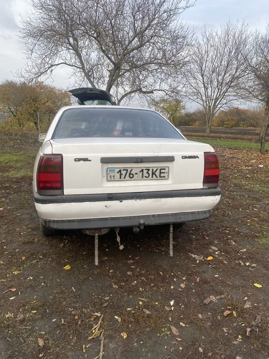 Опель  омега а 1.8 газ бенз