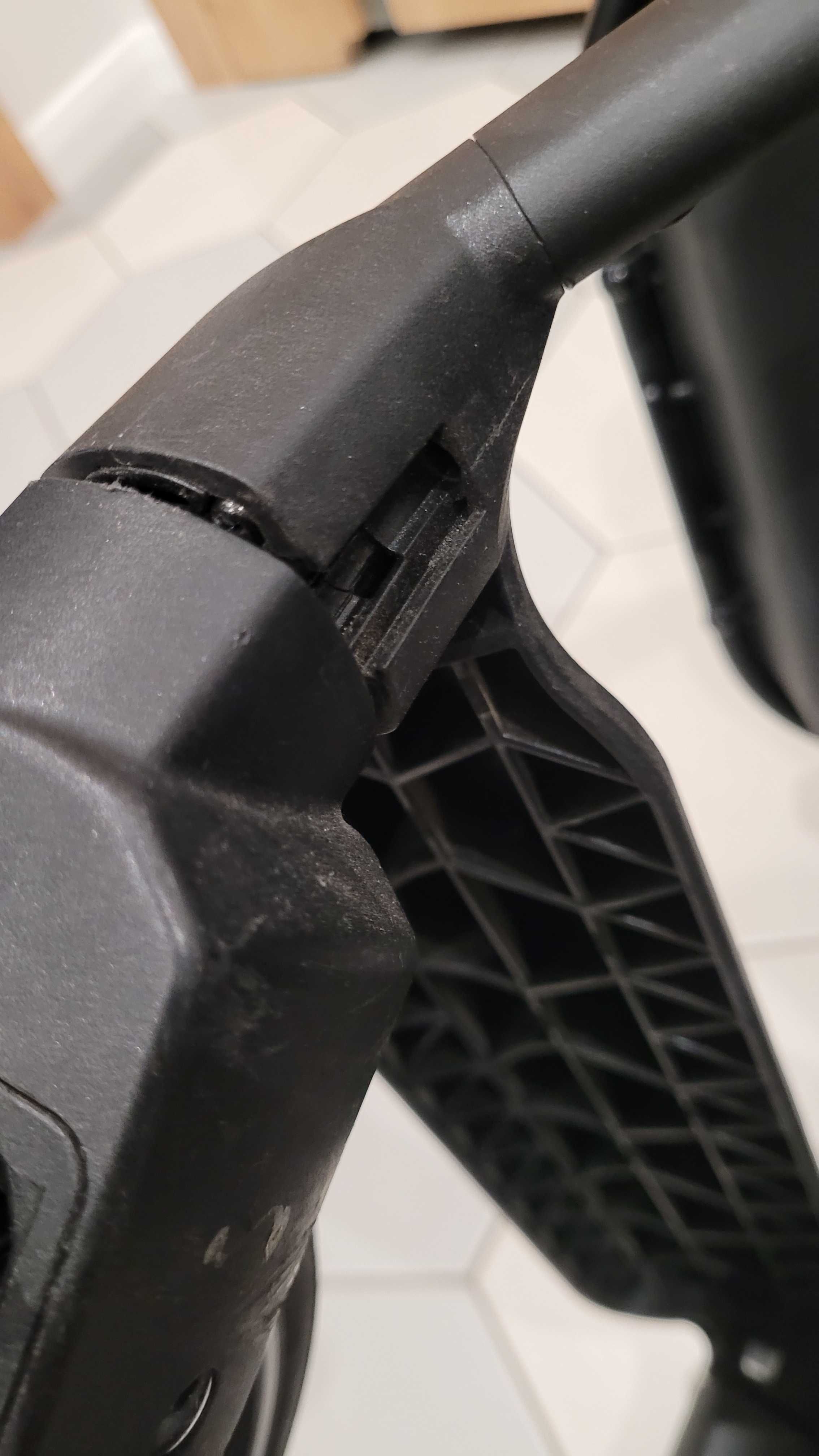 Wózek dziecięcy Muuvo Slick 2.0 Iron Graphite - spacerówka + gondola